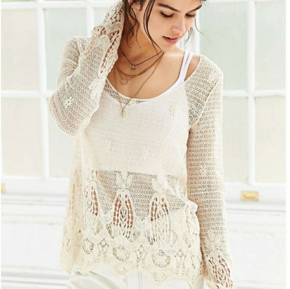Ecote “Eden” Long Sleeve Crochet Knit Top